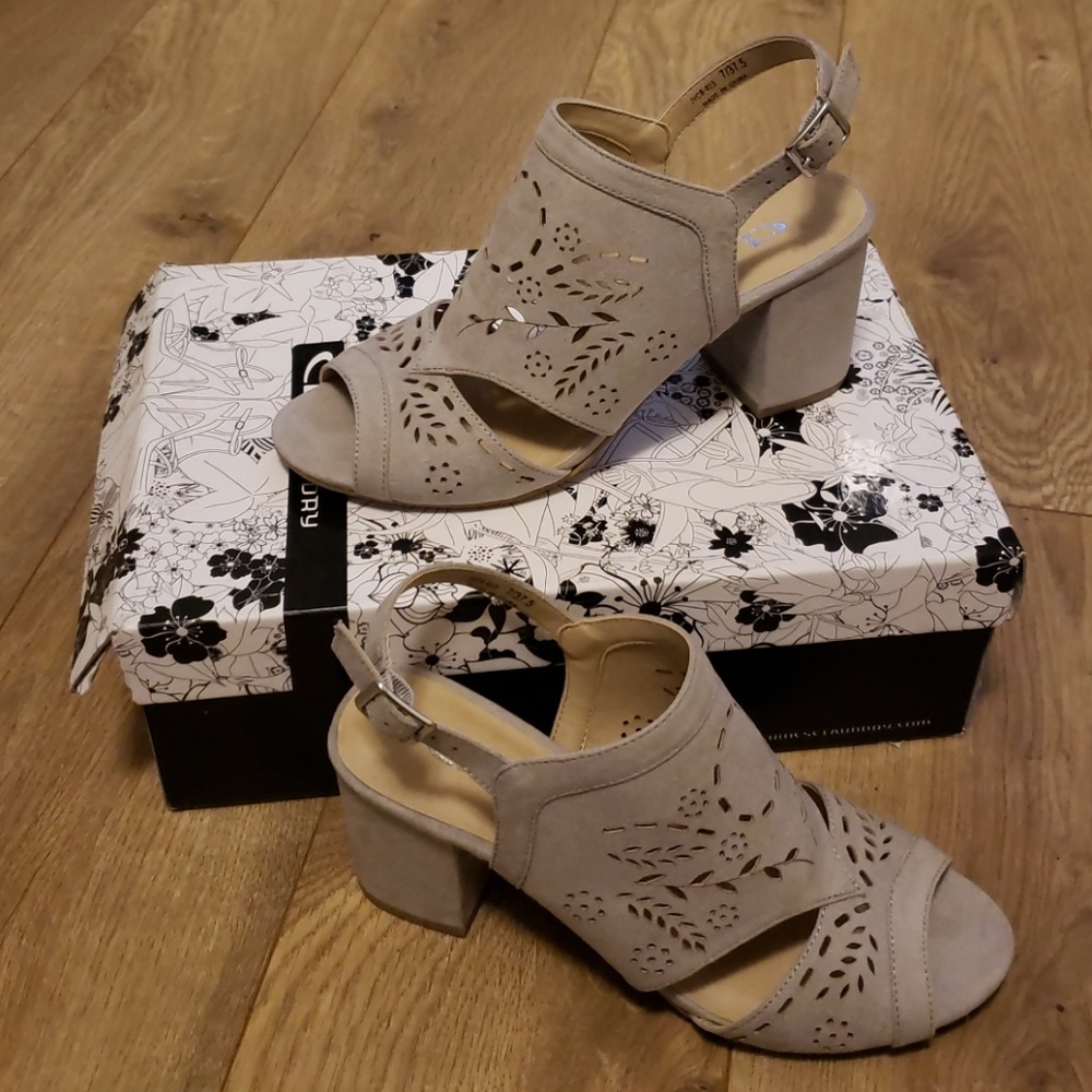 NEVER WORN Francesca's Shoes